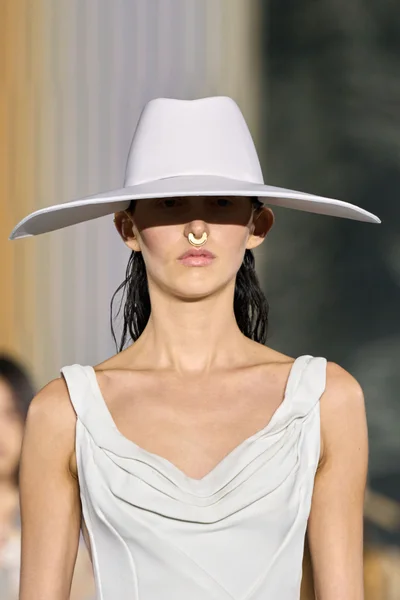 Look 38